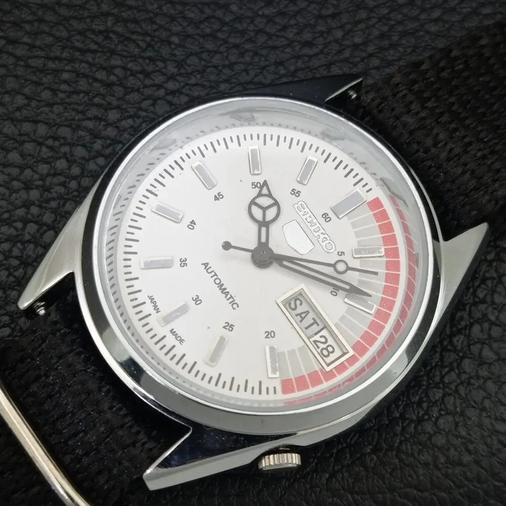 Vintage 1975 Seiko Automatic Mens Silver Watch W/daydate & Red Accents